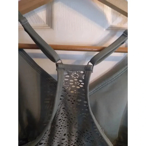 Pink Sport Bra Racer Back Perferated Olive Green Adjustable Straps Sz M - Picture 4 of 7